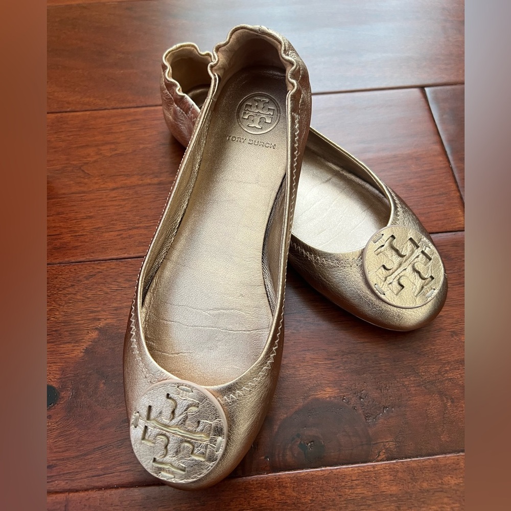 Tory Burch Minnie Travel Ballet flats. Rose Gold, size W5.
